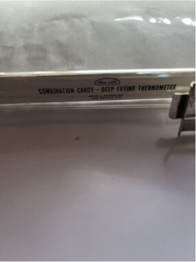 Vintage Acu-Rite Chaney Kitchen Thermometer Candy Deep Fry YELLOW Wooden Knob